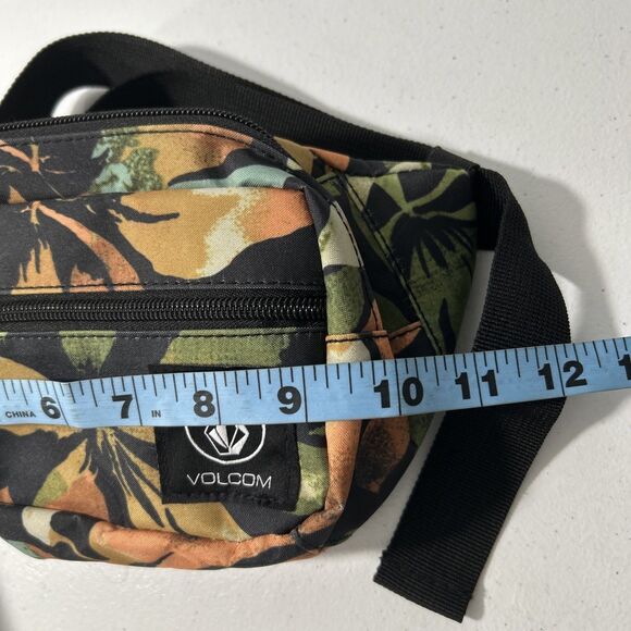 Volcom Fannypack  Womens Hip Waist Pack Sunsstone Belt Bag‎ Fanny - Picture 9 of 10